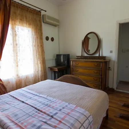 Danesi House * Leonidio