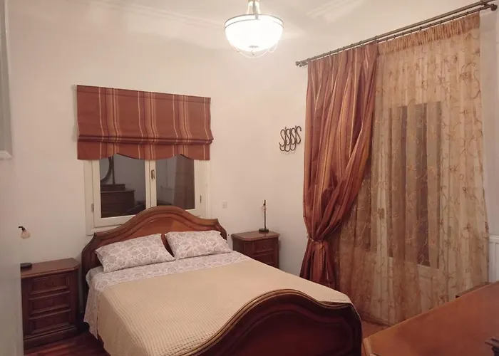 Danesi House Apartman Leonídio