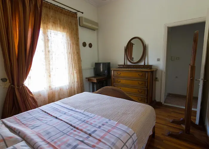 Danesi House * Leonídio